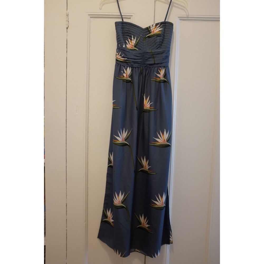 Ann Taylor // Blue dress with lilies printed on it // Size 2P // Never been worn